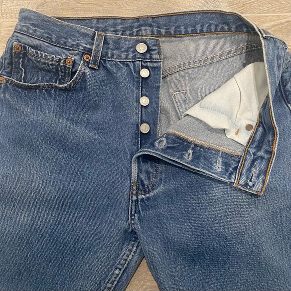 *VINTAGE* Levi’s 501 Button Fly Jeans - Picture 5 of 7